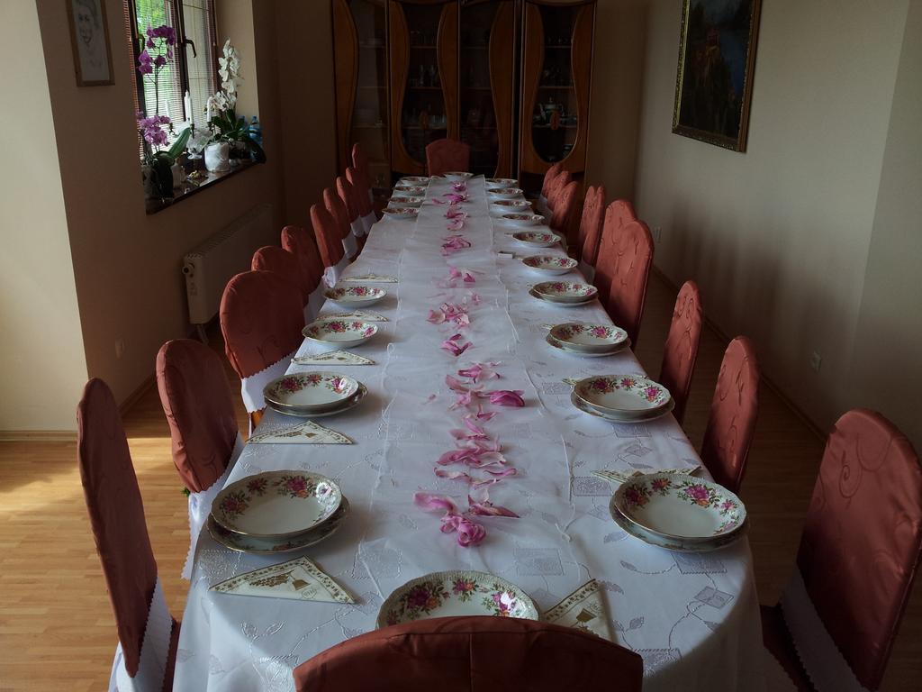 Gosciniec Sloneczny Hotel Drzonkow Ngoại thất bức ảnh