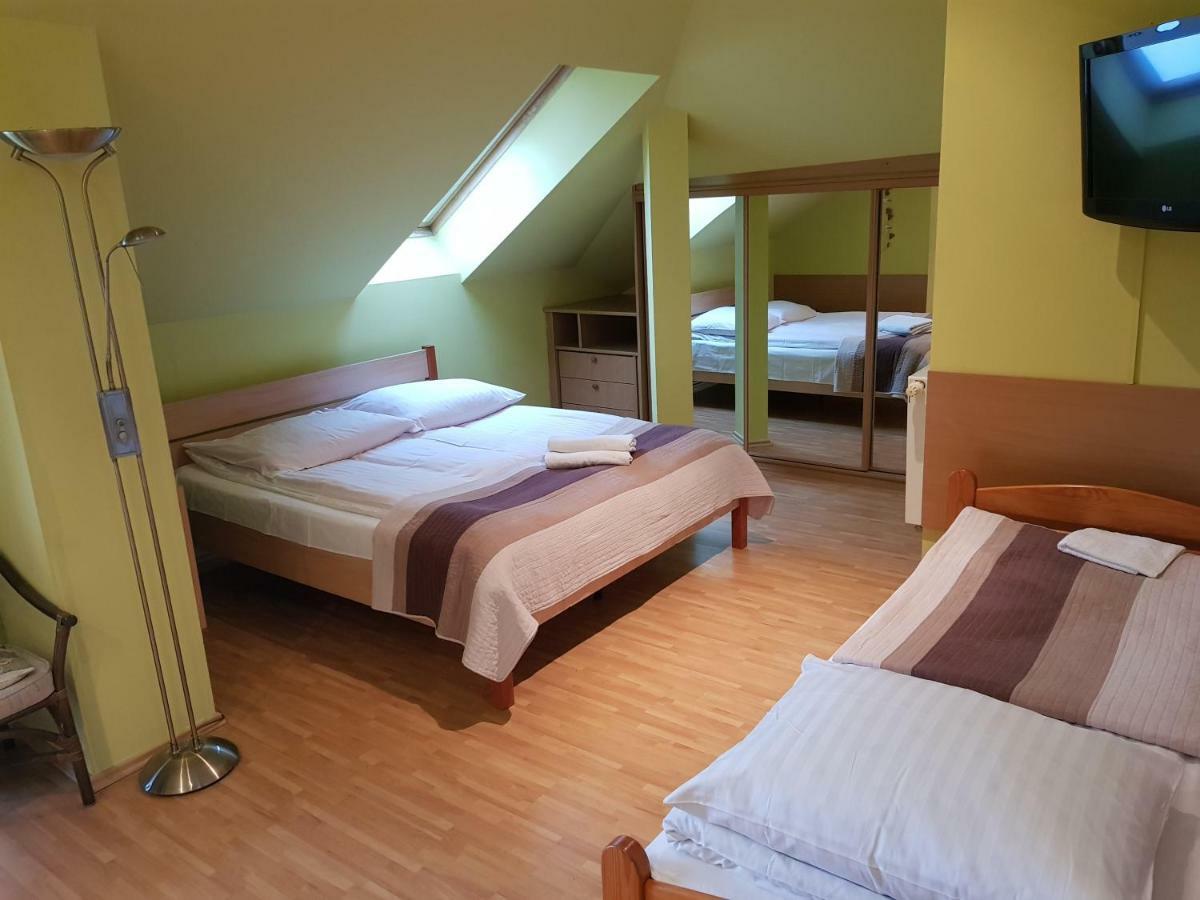 Gosciniec Sloneczny Hotel Drzonkow Ngoại thất bức ảnh
